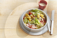 Bunter Salat mit Bratkartoffeln, Roast Potatoes with Salad