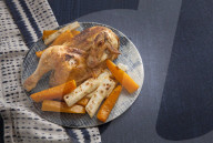 Halbes Hähnchen mit Gemüse-Sticks, Chicken with Celery Roots and Pumpkin