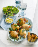 Gefüllte Kartoffeln mit Kräutersalat, Stuffed Potatoes with Herb Salad