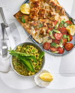 Kartoffel-Ragout und Hähnchenspieße, Potato Ragout and Chicken Skewer