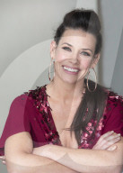 PORTRAIT - Evangeline Lilly