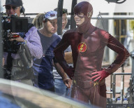 PEOPLE - Grant Gustin bei Dreharbeiten zu The Flash - Staffel 5 in Vancouver 