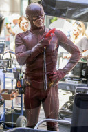 PEOPLE - Grant Gustin bei Dreharbeiten zu The Flash - Staffel 5 in Vancouver 