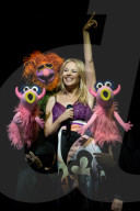 PEOPLE - Kylie Minogue zu Gast bei den Muppets in der O2 Arena in London