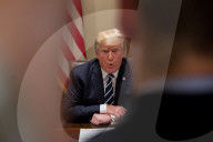 NEWS - Washington: Trump versucht sich zu erklären