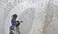 NEWS - Indien: 'High Tide' in Mumbai