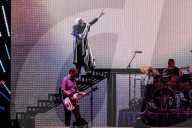 PEOPLE - Smashing Pumpkins live in Austin