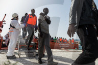 NEWS - Spanien: Gerettete Mittelmeer- Flüchtlinge in Granada gelandet