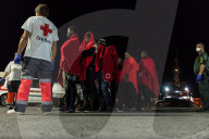 NEWS - Spanien: Gerettete Mittelmeer- Flüchtlinge in Granada gelandet