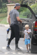 PEOPLE - Daddy on Duty: Josh Duhamel knuddelt mit Klein Axl