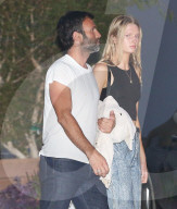 EXKLUSIV - Single Life: Jamie Mazur umgeben von vielen hübschen Frauen