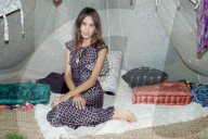 PEOPLE - Alexa Chung feiert 'The Muse by Alexa Chung' im Paramour Estate in Los Angeles