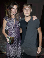 PEOPLE - Alexa Chung feiert 'The Muse by Alexa Chung' im Paramour Estate in Los Angeles