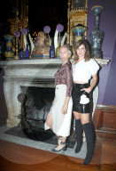 PEOPLE - Alexa Chung feiert 'The Muse by Alexa Chung' im Paramour Estate in Los Angeles