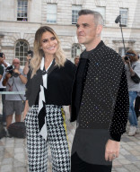 PEOPLE - Ayda Field und Robbie Williams bei 'The X Factor' in London