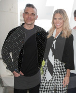 PEOPLE - Ayda Field und Robbie Williams bei 'The X Factor' in London
