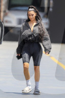 PEOPLE - Kim Kardashian sportlich in Schlappen unterwegs