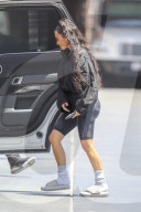 PEOPLE - Kim Kardashian sportlich in Schlappen unterwegs