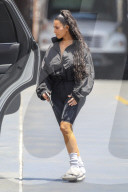 PEOPLE - Kim Kardashian sportlich in Schlappen unterwegs