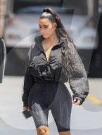 PEOPLE - Kim Kardashian sportlich in Schlappen unterwegs