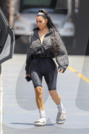 PEOPLE - Kim Kardashian sportlich in Schlappen unterwegs