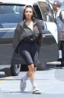 PEOPLE - Kim Kardashian sportlich in Schlappen unterwegs