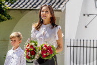 PEOPLE - Die dänische Königsfamilie beim offiziellen Fototermin auf Schloss Grasten