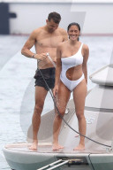 PEOPLE - Nicole Scherzinger und Grigor Dimitrov turteln auf einer Jacht vor St.Tropez