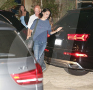 PEOPLE - Mel Gibson mit Rosalind Ross in Malibu unterwegs