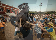 FEATURE - Wilder Ritt durch's Dorf am Jaleo-Festival in Sant Jaume