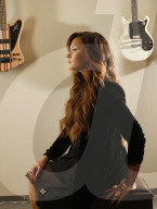 PORTRAIT - Demi Lovato