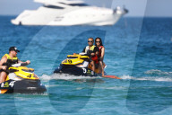 EXKLUSIV - Tony Parker fährt Jet-Ski bei St.Tropez