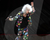 PEOPLE - Bühnenakrobatik mit Cyndi Lauper