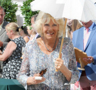 PEOPLE - Camilla mit einbandagiertem Finger an der Sandringham Blumenschau