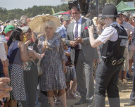 PEOPLE - Camilla mit einbandagiertem Finger an der Sandringham Blumenschau