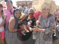 PEOPLE - Camilla mit einbandagiertem Finger an der Sandringham Blumenschau