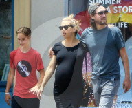 EXKLUSIV - Happy Family: Schwangere Kate Hudson mit ihren Boys in Brentwood unterwegs