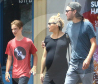 EXKLUSIV - Happy Family: Schwangere Kate Hudson mit ihren Boys in Brentwood unterwegs