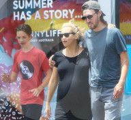 EXKLUSIV - Happy Family: Schwangere Kate Hudson mit ihren Boys in Brentwood unterwegs