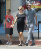 EXKLUSIV - Happy Family: Schwangere Kate Hudson mit ihren Boys in Brentwood unterwegs