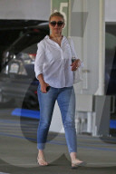 EXKLUSIV - Cameron Diaz ohne Make-Up in Beverly Hills unterwegs