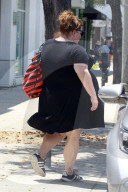 EXKLUSIV - Chrissy Metz in Beverly Hills unterwegs