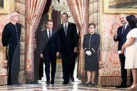 NEWS - Emmanuel Macron wird von König Felipe im Madrider Palast empfangen