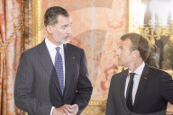NEWS - Emmanuel Macron wird von König Felipe im Madrider Palast empfangen