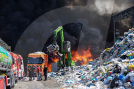 NEWS - Italien: Brand in einer Recycling-Aufbereitungsanlage in Caivano