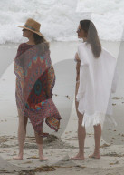 EXKLUSIV - Alessandra Ambrosio im Weissen Bikini mit der Familie am Beach von San Diego 