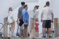 EXKLUSIV - St.Tropez: Courtney Love springt beim Club 55 in die Fluten
