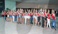 FEATURE - Auch ein Quiz gehört zur Wettbewerbs-Aufgabe der künftigen Miss England
