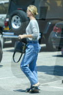 EXKLUSIV - Charlize Theron in Los Angeles unterwegs
