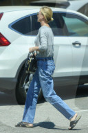 EXKLUSIV - Charlize Theron in Los Angeles unterwegs